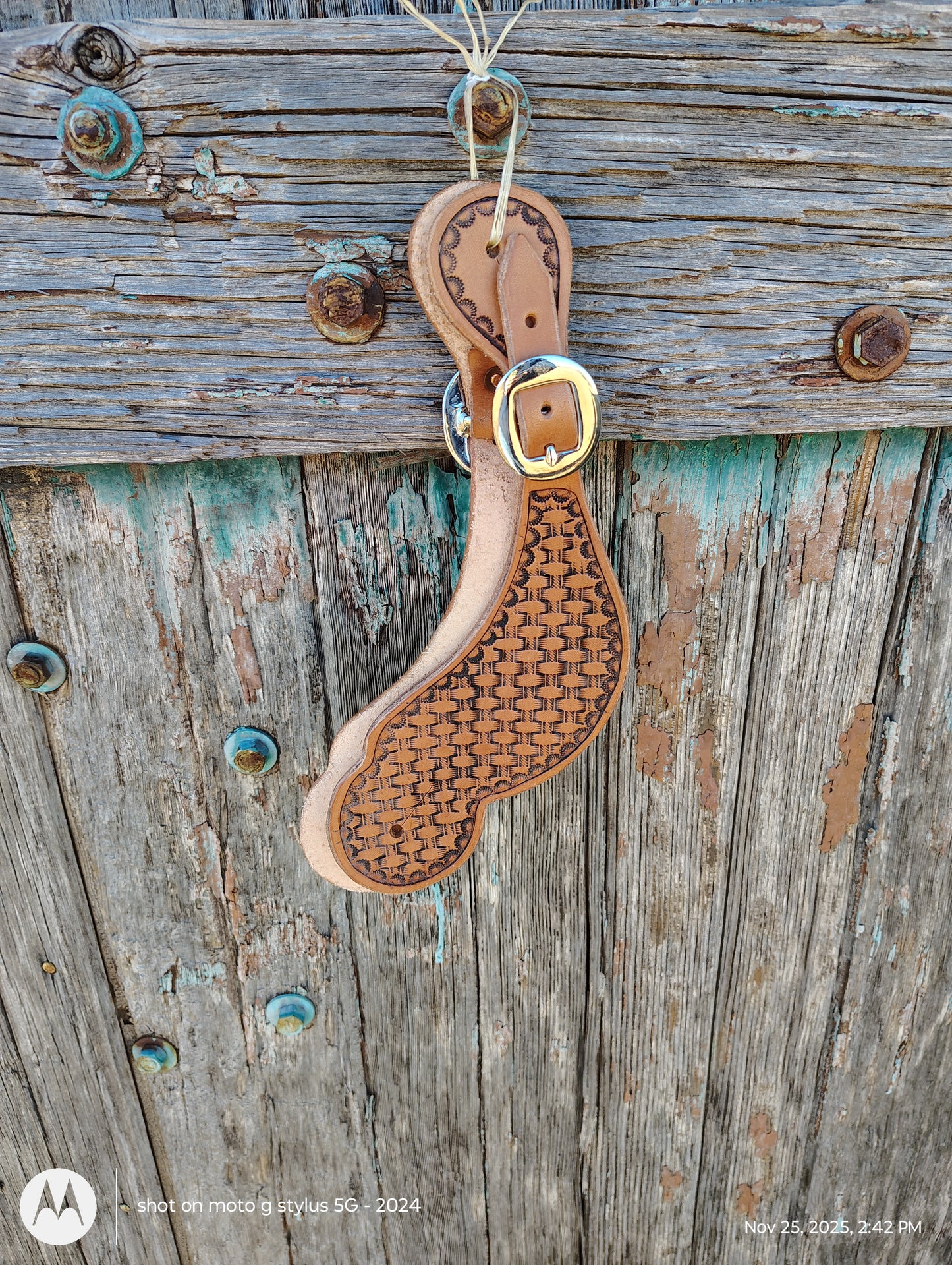 Basket weaver spur straps